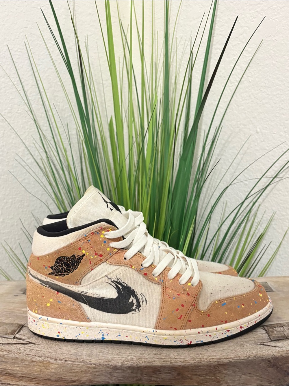 Jordan 1 Mid SE Brushstroke Sneakers